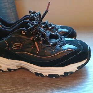 D' Lites Air-cooled memory foam black Skechers sneakers women's size 9